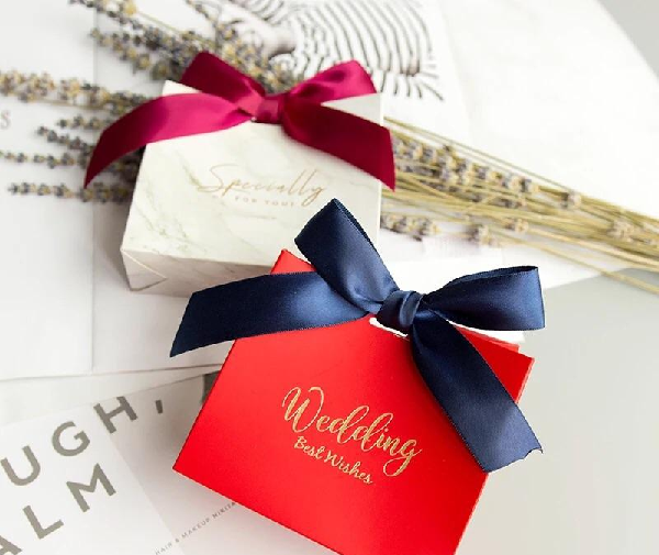 10 Classic Gifts that Every Couple Would Appreciate on Their Wedding Day